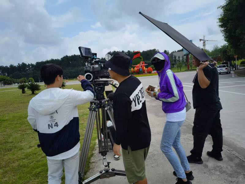 上街区极致互动，未来愿景宏大，致力于成为全球领先的产品宣传视频企业